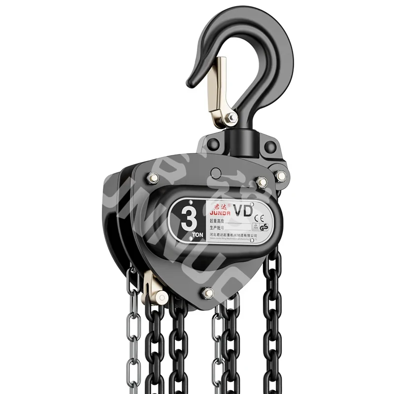 Black manual chain hoist for lifting work